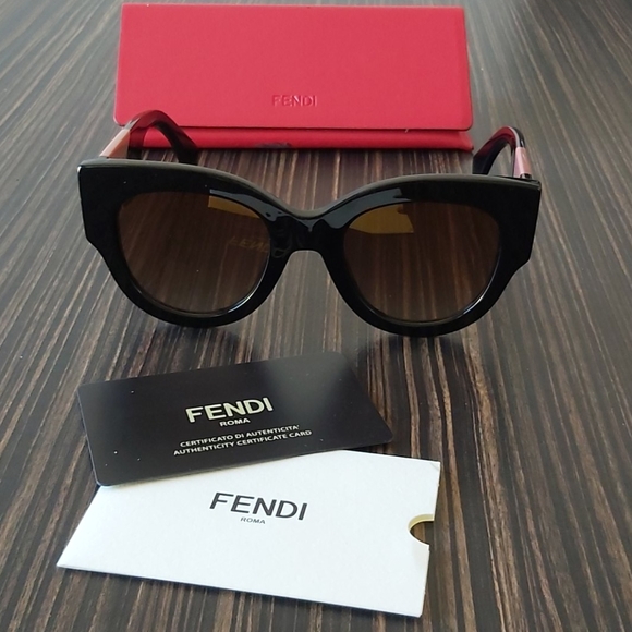 SOLD Authentic Fendi sunglasses - Picture 8 of 12